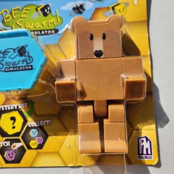 Bee Swarm Simulator Bear Action Figure Pack with Mystery Bee and Honeycomb Toy - Picture 5 of 8